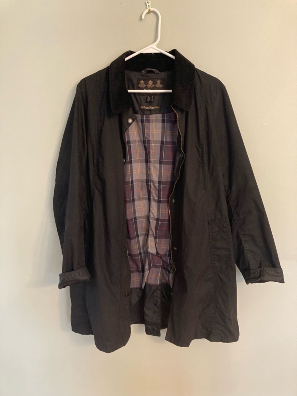 Barbour Women’s Black Lightweight Waxed Jacket with Plaid Lining